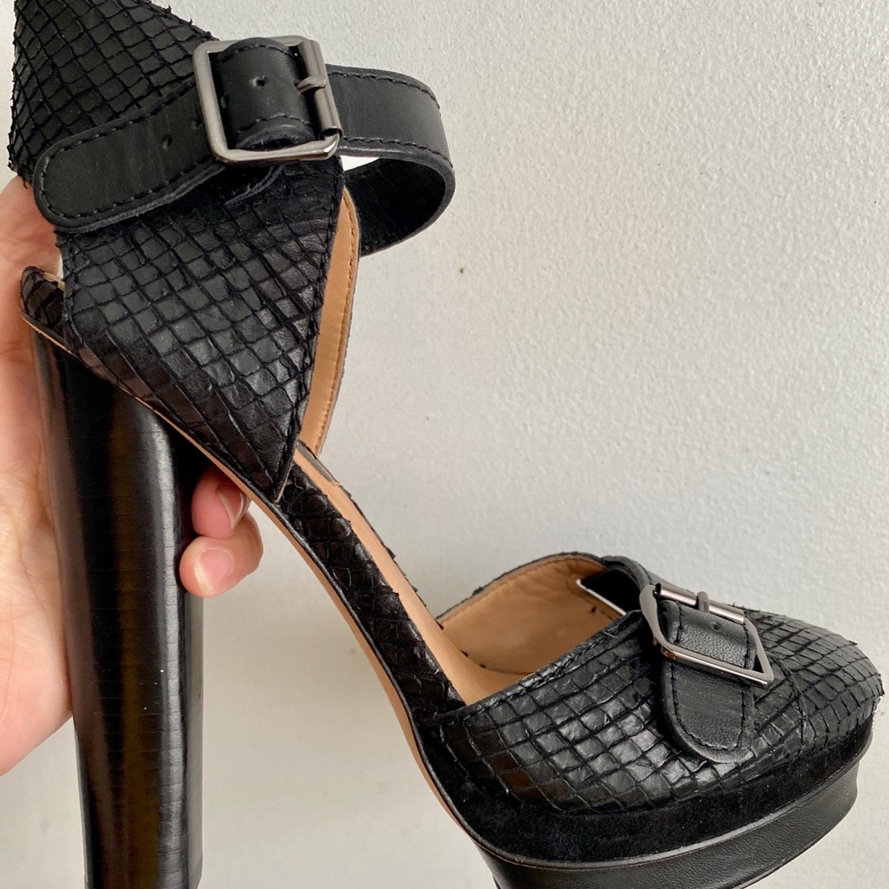 Ann Taylor Platform Heel
